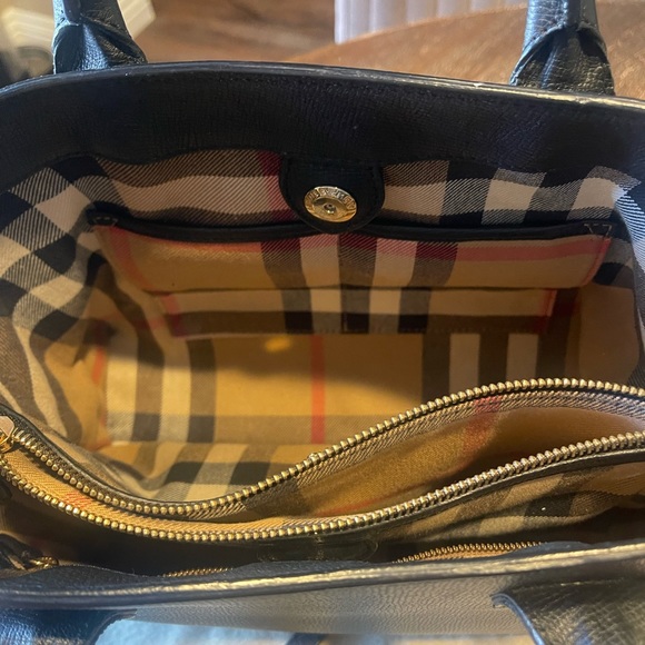 Burberry medium banner. Leopard sides. - Picture 7 of 10